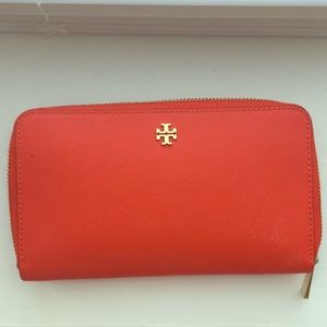 Tory Butch wallet